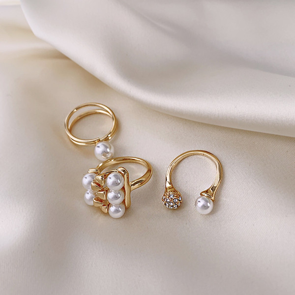 Modern szett három női gyűrűből díszgyöngyökkel