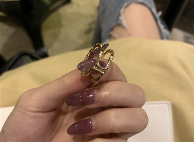 Laia mudeliga naiste puhas sõrmus