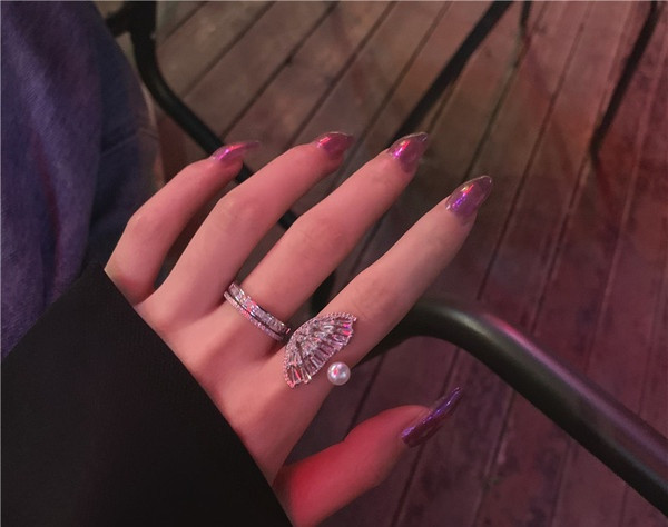 Naiste topiksõrmus dekoratiivse pärliga