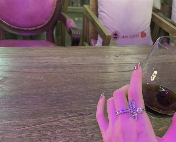 Naiste topiksõrmus dekoratiivse pärliga