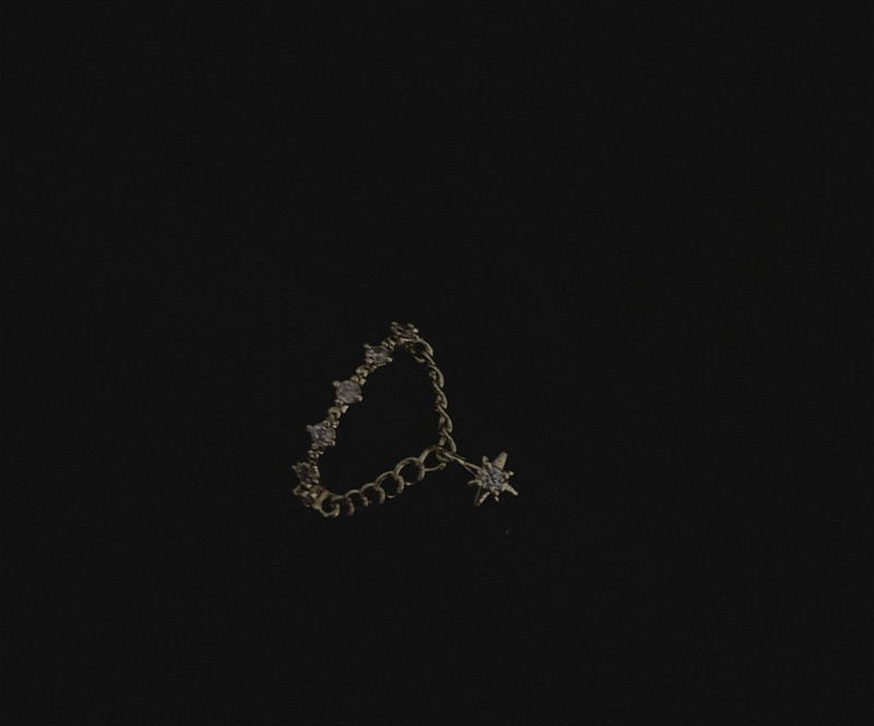 Naiste aktuaalne sõrmus keti ja ripatsiga