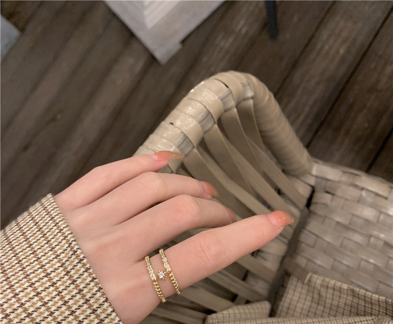 Női modern gyűrűs széles modell csillaggal