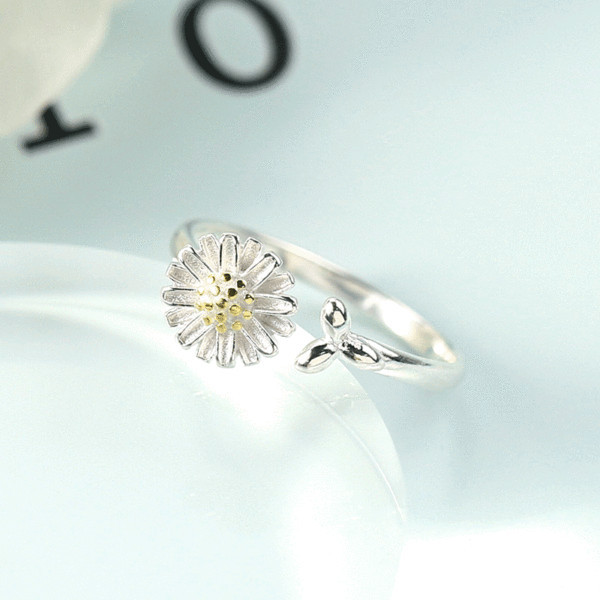 Lillepeenikese mudeliga praegune naiste sõrmus