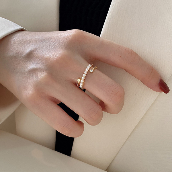 Stiilne naiste sõrmus pärlitega õhuke mudel