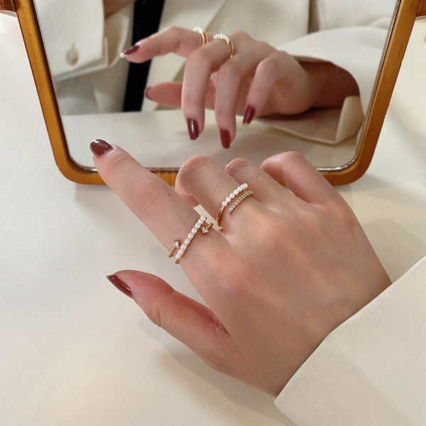 Stiilne naiste sõrmus pärlitega õhuke mudel