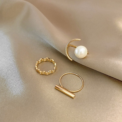 Дамски комплект от три дамски пръстена с декоративна перла
