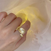 Női mindennapi gyűrű széles modell