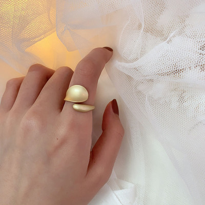 Női mindennapi gyűrű széles modell