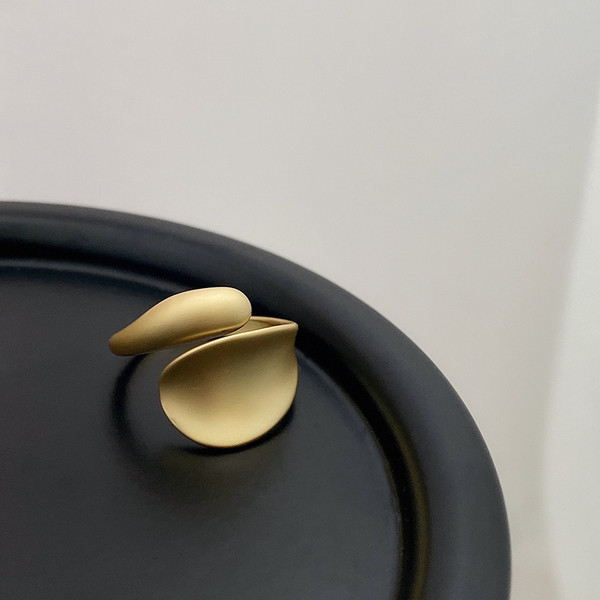 Női mindennapi gyűrű széles modell