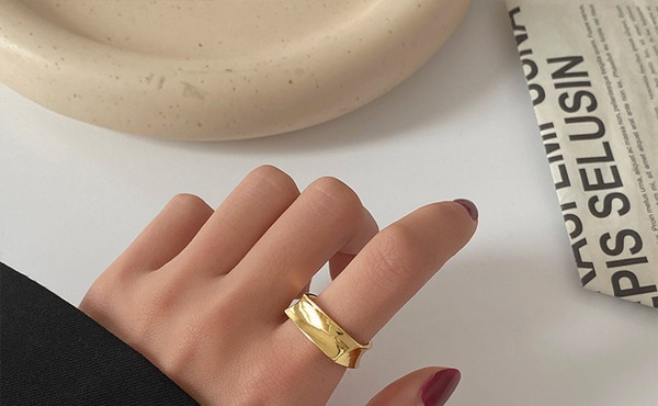 Női hétköznapi gyűrű sima széles modell