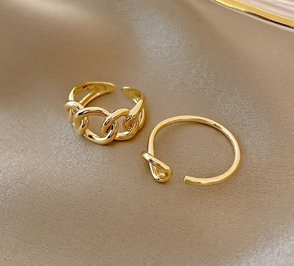 Naiste moodne kahest sõrmust koosnev komplekt