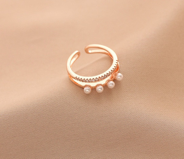 Kahe pärlitega naiste sõrmuse komplekt