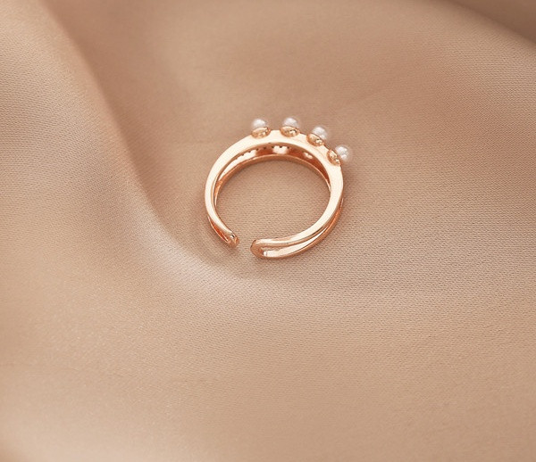 Kahe pärlitega naiste sõrmuse komplekt