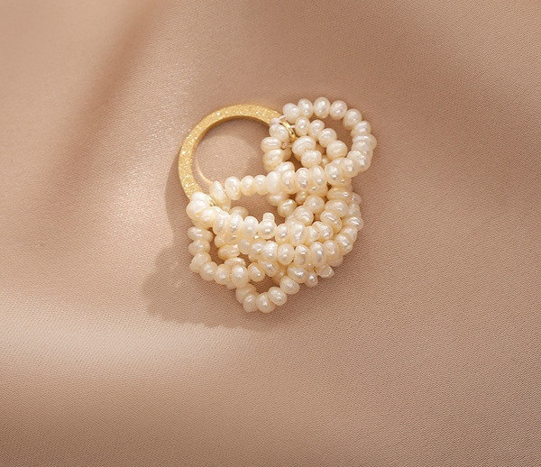 Стилен дамски пръстен с декоративни перли широк модел