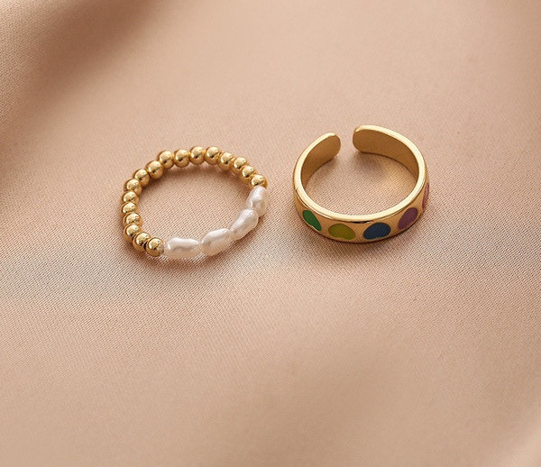 Комплект от два дамски пръстена с перли изчистен модел