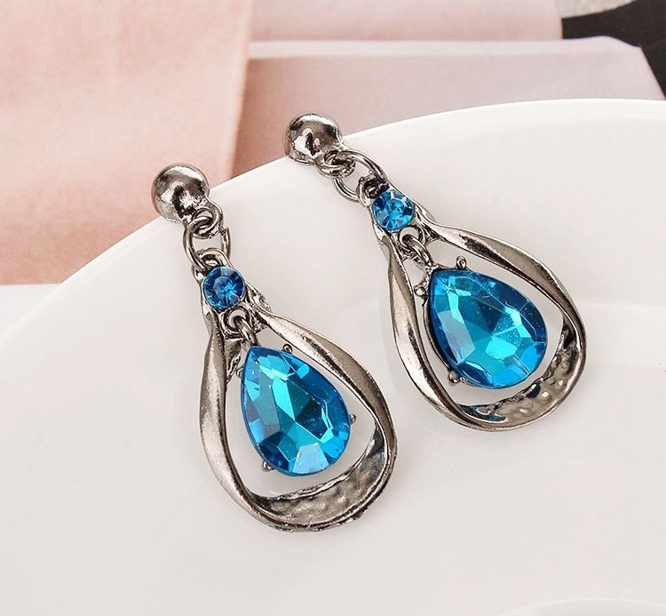 Elegantne naiste dekoratiivkiviga kaelakee ja kõrvarõngaste komplekt