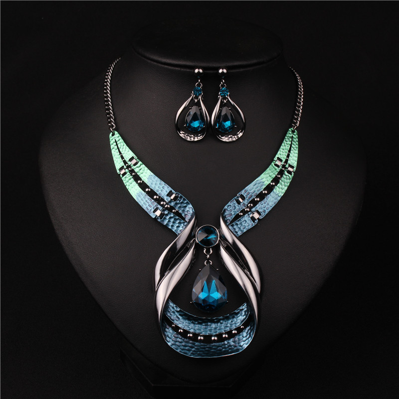Elegantne naiste dekoratiivkiviga kaelakee ja kõrvarõngaste komplekt
