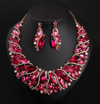 Κομψό σετ κολιέ και σκουλαρίκια