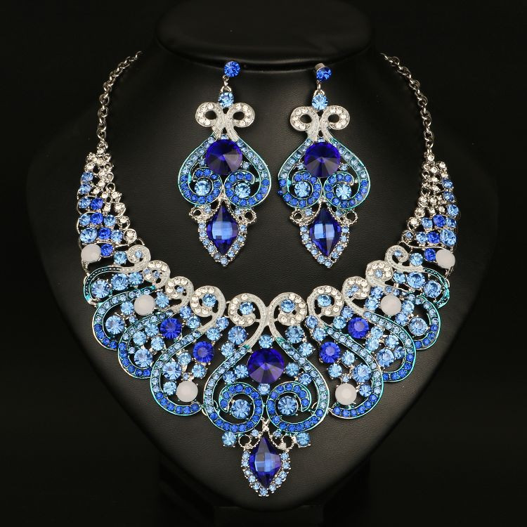 Stiilne kivikestega kaelakee ja kõrvarõngaste komplekt