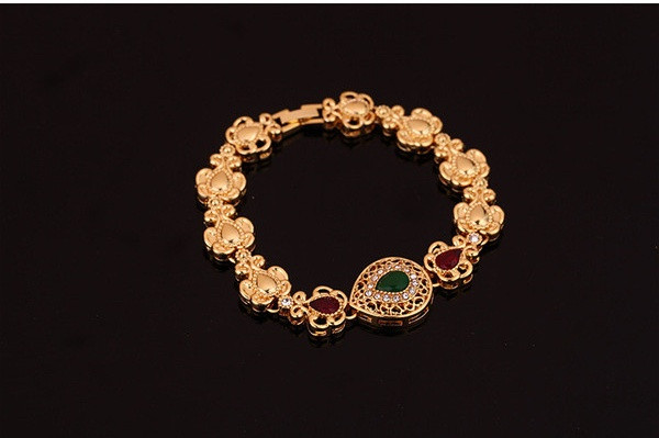 Sõrmuskõrvarõngaste komplekt, kaelakee ja kividega käevõru