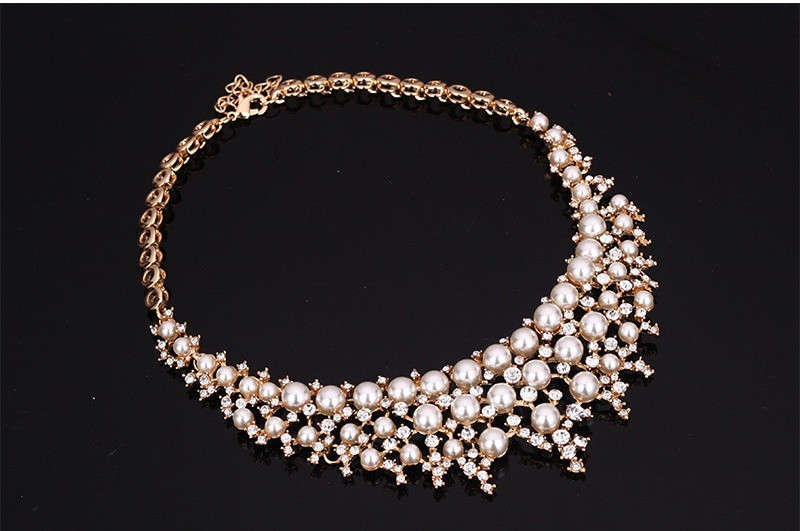 Naiste kaelakee-sõrmuskõrvarõngaste ja pärlitega käevõru komplekt