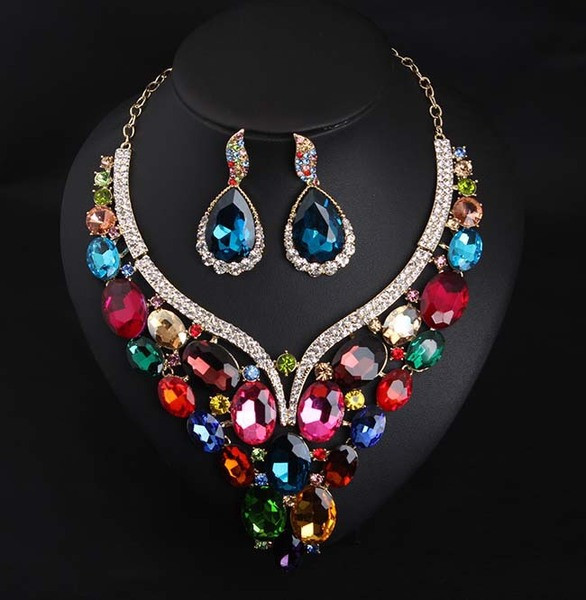 Elegantne dekoratiivkivide ja kõrvarõngastega kaelakee komplekt