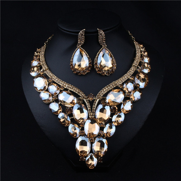 Elegantne dekoratiivkivide ja kõrvarõngastega kaelakee komplekt