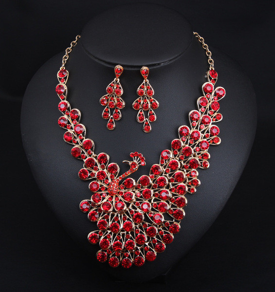 Moodne naiste komplekt kividega kaelakee ja kõrvarõngaid