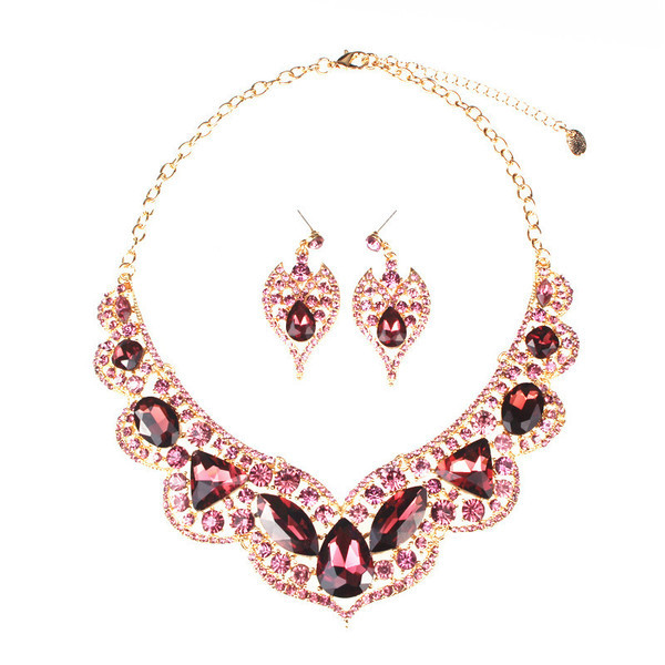 Stiilne dekoratiivkividega kaelakee ja kõrvarõngaste komplekt