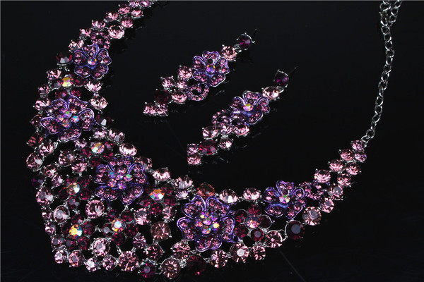 Stílusos női fülbevaló és nyaklánc kövekkel