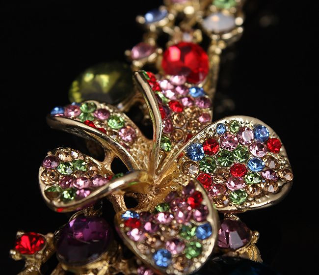 Moodne kividega kaelakee ja kõrvarõngaste komplekt