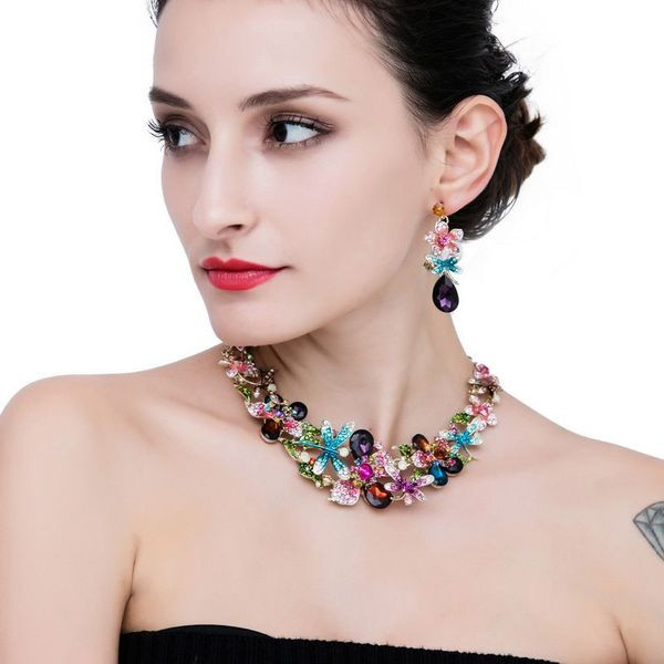 Naiste igapäevane kaelakee ja kõrvarõngaste komplekt