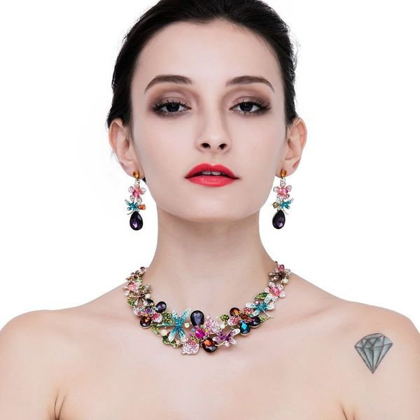 Naiste igapäevane kaelakee ja kõrvarõngaste komplekt