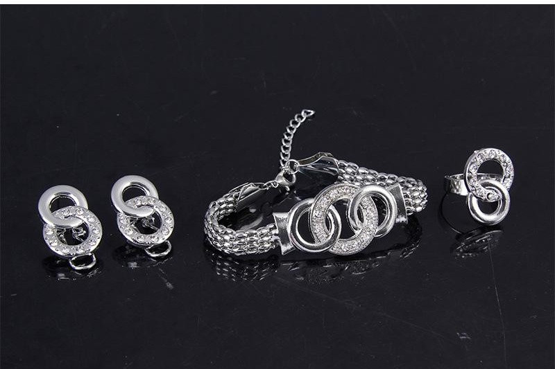 Stílusos gyűrűs fülbevaló karkötő és nyaklánc készlet