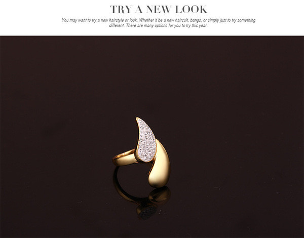 Moodne kaelakee-käevõru kõrvarõngaste ja sõrmuse komplekt