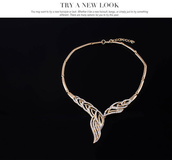 Praegune kaelakee sõrmuse käevõru ja kõrvarõngaste komplekt