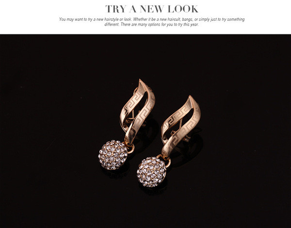 Modern nyaklánc karkötő gyűrű és fülbevaló kövekkel