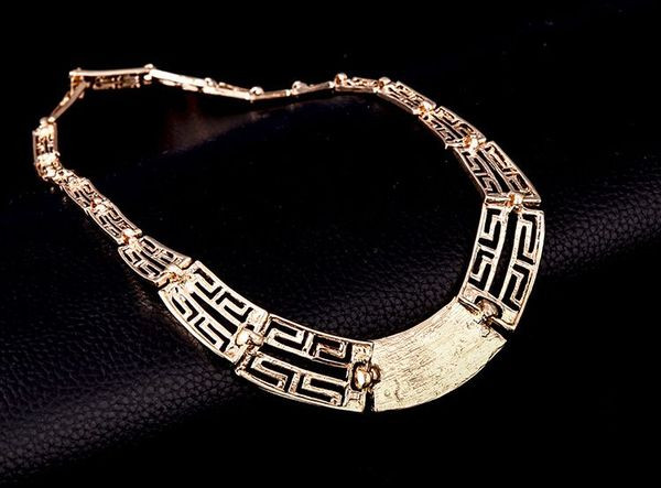 Дамски стилен комплект от огърлица гривна обици и пръстен