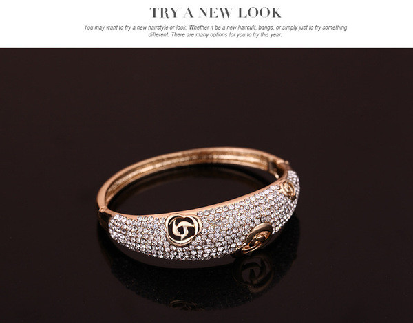 Stiilne naiste komplekt rõngast käevõru kaelakeest ja kõrvarõngastest