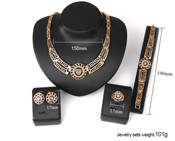 Praegune naiste komplekt käevõru kaelakeesõrmust ja kõrvarõngaid