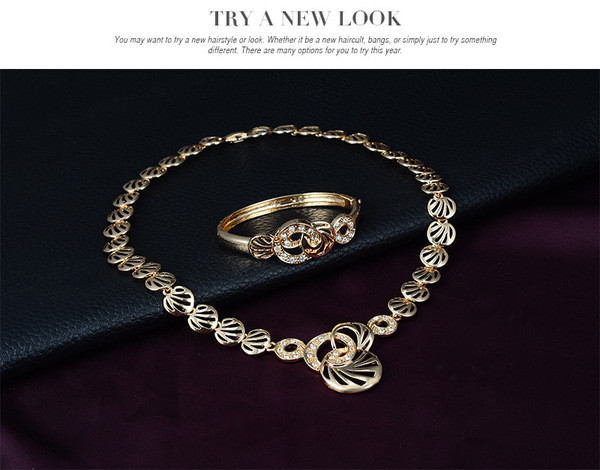 Divatos nyaklánc gyűrűs karkötő és fülbevaló készlet