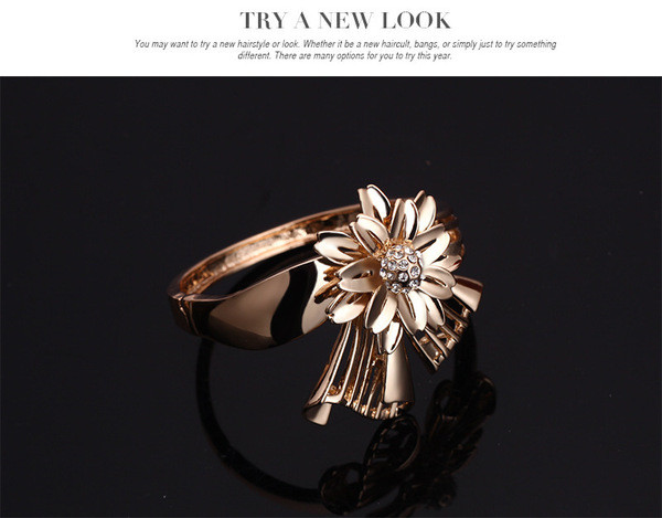 Stílusos gyűrűs karkötő nyaklánc és fülbevaló dekoratív virágokkal