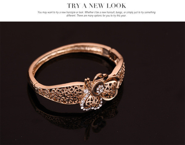 Hétköznapi női nyaklánc gyűrűs karkötő és fülbevaló díszkövekkel