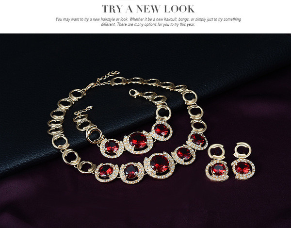 Elegáns női nyaklánc gyűrűs karkötő és fülbevaló szett