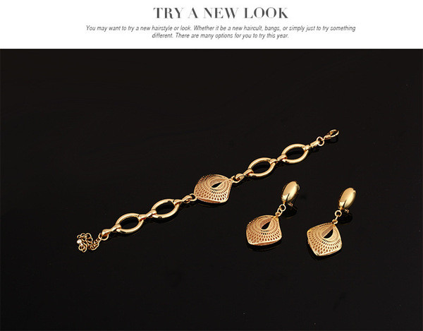 Moodne kaelakee-sõrmuskõrvarõngaste ja käevõru komplekt