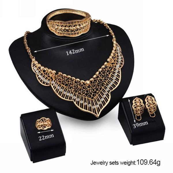 Elegantne naiste komplekt käevõru kaelakeesõrmust ja kõrvarõngaid