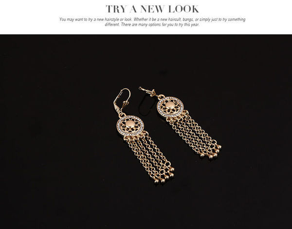 Stiilne kaelakee sõrmuse käevõru ja kõrvarõngaste komplekt