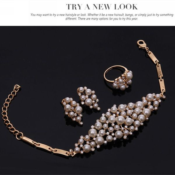 Modern nyaklánc gyűrűs fülbevaló és karkötő díszgyöngyökkel