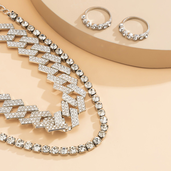 Moodne naiste dekoratiivkividega kaelakee ja sõrmuse komplekt