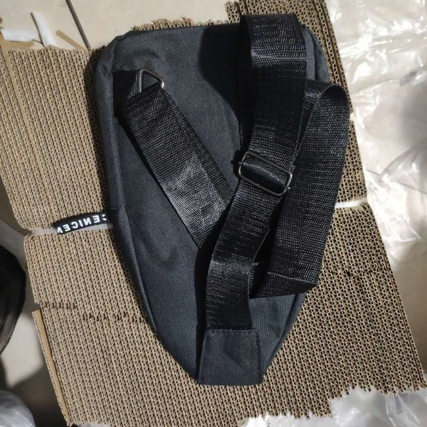 Meeste väike tekstiilist seljakott